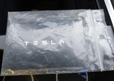 2021 Tesla Model 3 Standard Range Plus Rear-Wheel Drive from USA, damaged, VIN 5YJ3E1EA2MF066370